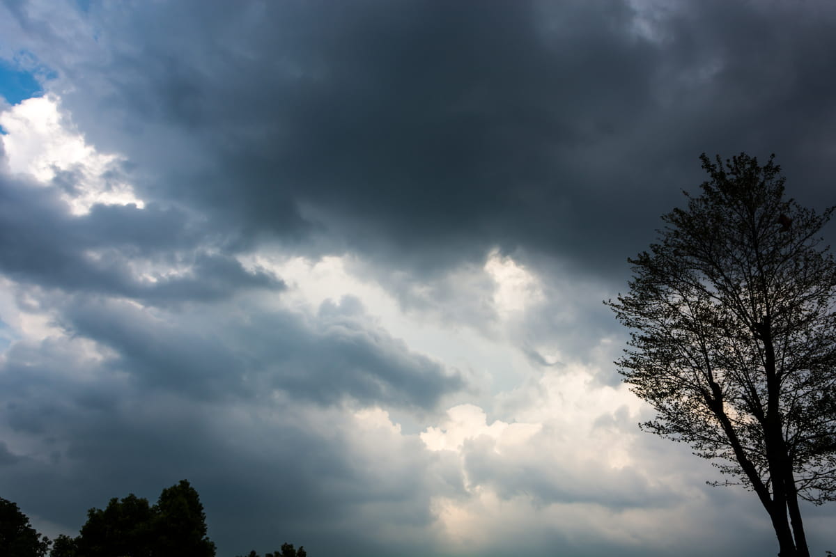 Cielo con nuvole scure