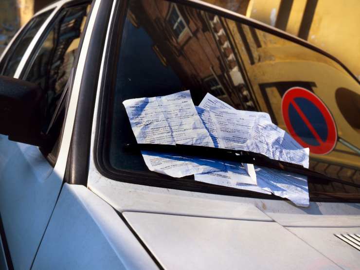 auto con multe